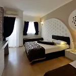 Royal Paradise