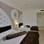 Royal Paradise سيدي