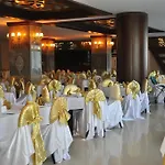 منتجع Royal Paradise 4*
