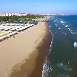 منتجع Royal Paradise 4*