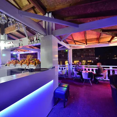 Royal Paradise אתר נופש סייד