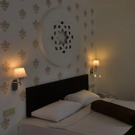 Royal Paradise סייד