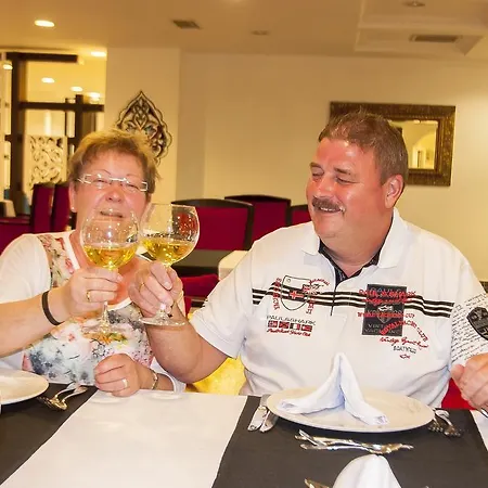 אתר נופש Royal Paradise סייד