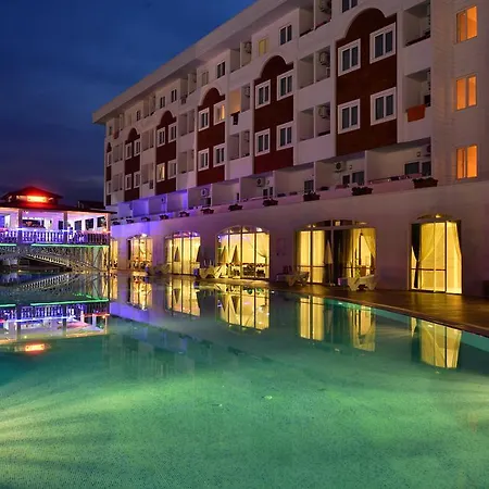 אתר נופש Royal Paradise 4*