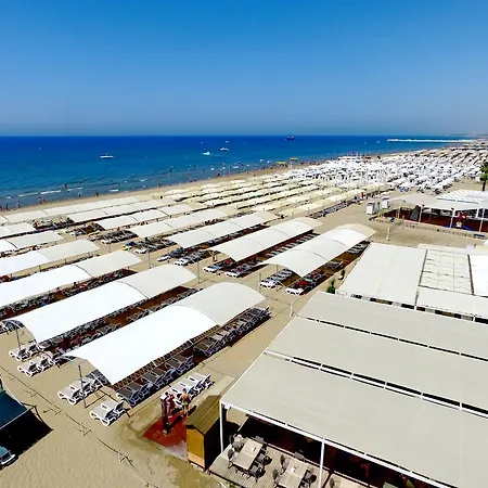 אתר נופש Royal Paradise סייד