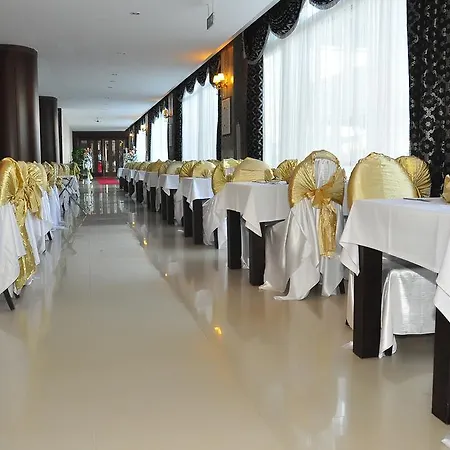 Royal Paradise