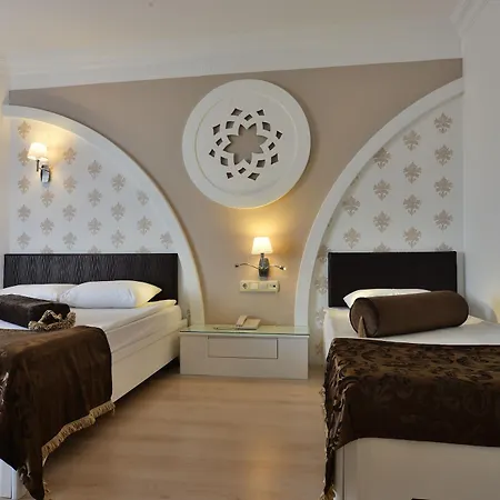 Royal Paradise 4* Sidé