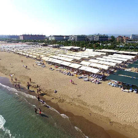 Complex Royal Paradise